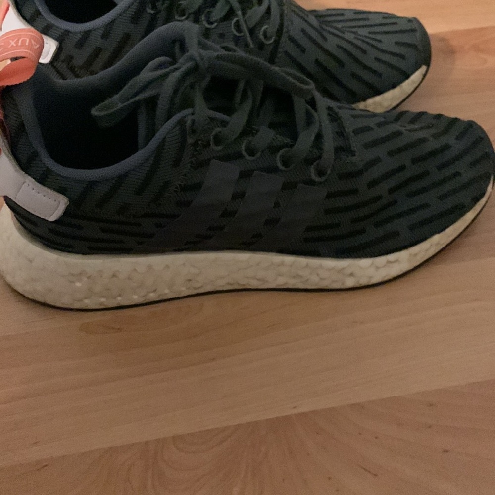Adidas NMD R2 - Picture 3 of 8